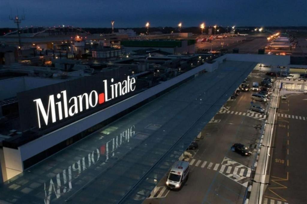 Linate Airport Elegant Suite,Tram 1 Minute Away Милан Экстерьер фото